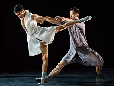 Members of Beijing Dance LDTX performing  Li Hanzhong and Ma Bo's Treading on Grass. Photo by Wang Xiao-Jing.