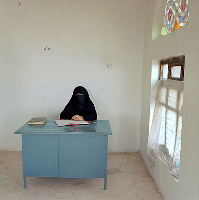 Jan Banning, Yemen-03 [Man., NAG (b. 1969)], from the series Bureaucratics, 2006, inkjet print, the Museum of Fine Arts, Houston, gift of the artist. © Jan Banning