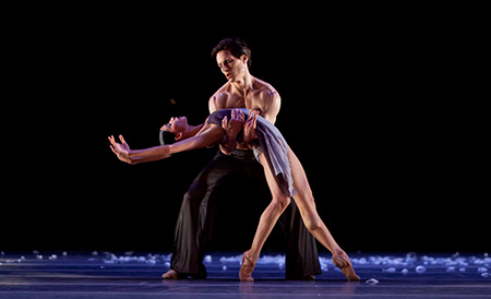 Houston Ballet's Simon Ball and Karina Gonzalez in Edwaard Liang's Murmmuration. Photo by Amitava Sarkar.