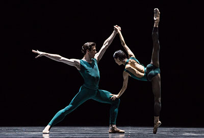 Nozomi Iijima and Connor Walsh in the Houston Ballet production of William Forsythe’s In the middle, somewhat elevated. Photo by Amitava Sarkar.