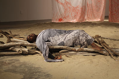  The Ghost of Robert Rauschenberg, Autumn Knight, performance, 2014 Photo courtesy of the artist.