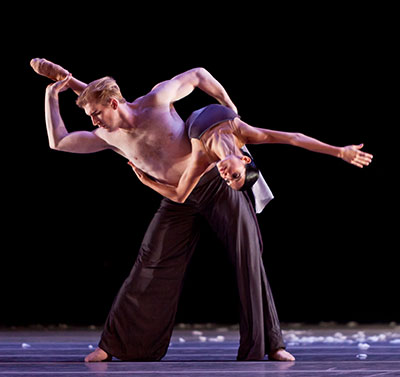 Karina Gonzalez and Christopher Coomer in the Houston Ballet production of  Edvaard Liang's Murmuration. Photo by Amitava Sarkar.