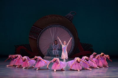 Mejia Ballet International Photo  by Marty Sohl.