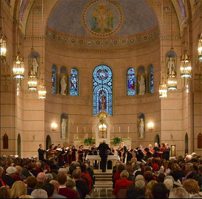 Houston Chamber Choir in Christmas at the Villa Photo by Jeff Grass. 