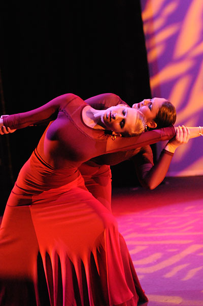 Kara Lealand and Claire Spera dance a duet in “On Love” from Prophecies. Photo by Pete Flaig.