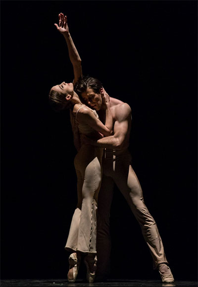 Connor Walsh and Julie Kent in Stanton Welch’s Clear Photo by Amitava Sarkar.