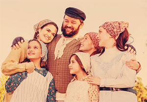 Playhouse San Antonio in Fiddler on the Roof. Photo by Siggi Ragnar.