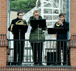 Musiqa lunchtime concert at Jo Ann Fleischhauer's What Time Is It? Photo by Jimmy Hemphill.