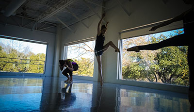 Avant Chamber Ballet dancers Kristen Pauken, Rachel Meador and Kirsten Conrad rehearsing Amy Morrow's ballet  String Theory. Photo by Martin Perez.