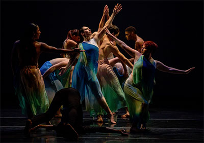 METdance in Jhon Stronks’ Thawing. Photo by Ben Doyle.