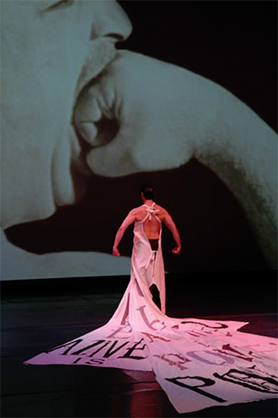 Lesley Dill, Divide Light, Performance, 2008.