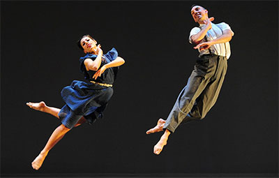 Alex Karigan Farrior and Joshua L. Peugh in Critics of the Morning Song. Photo by Jack Hartin, courtesy of Dark Circles Contemporary Dance.