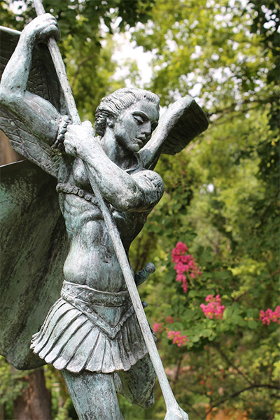 Charles Umlauf, St Michael & Lucifer, Courtesy UMLAUF Sculpture Garden & Museum, Credit Studio Uma.