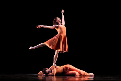 Paul Taylor Dance Company. Eran Bugge and Robert Kleinendorst in Esplanade. Photo by Paul B. Goode.