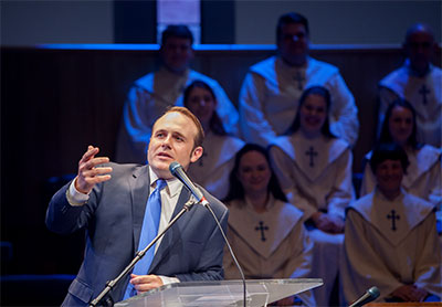 Richard Thieriot as Pastor Paul in the Alley Theatre’s production of The Christians.